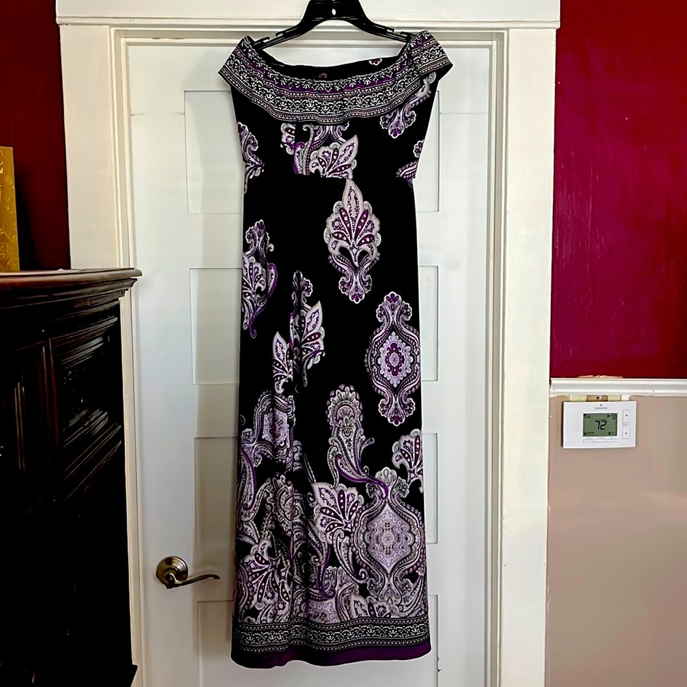 White House Black Market strapless long dress in mint condition size XS